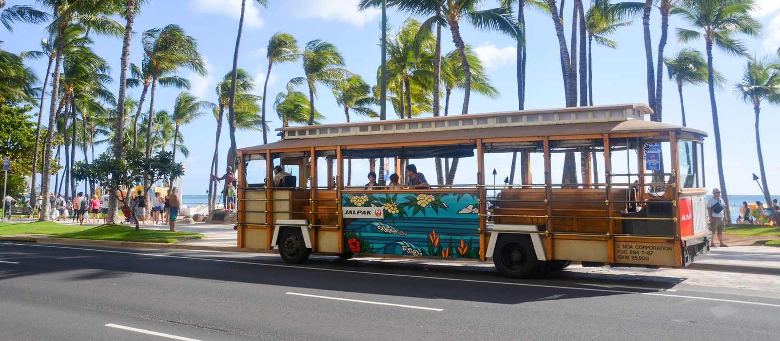 Ein Bus von Waikiki Trolley auf O'ahu